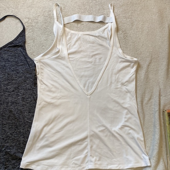 BUNDLE: two Nike Dri-Fit strappy performance tanks Sz S - Picture 6 of 14